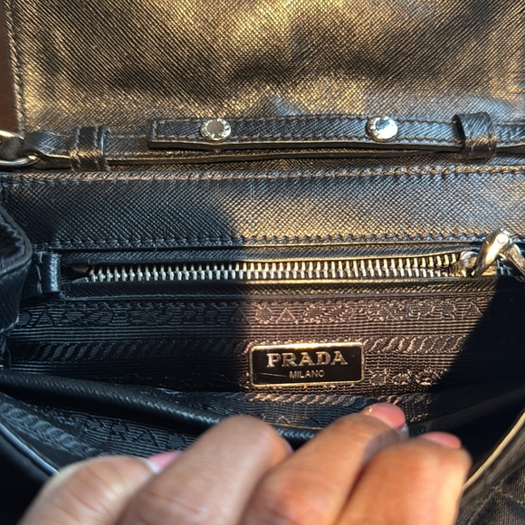 *Like New* Prada Nylon Crossbody 🖤 - Picture 9 of 9